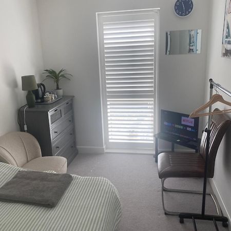 Small Double Room To Rent Newhaven Bagian luar foto