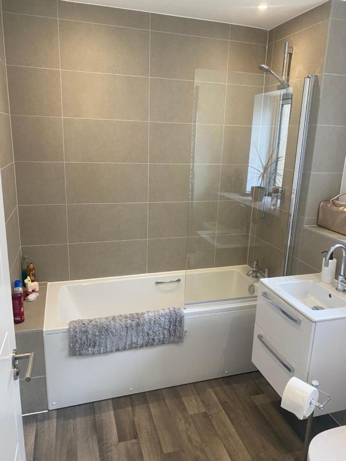 Small Double Room To Rent Newhaven Bagian luar foto
